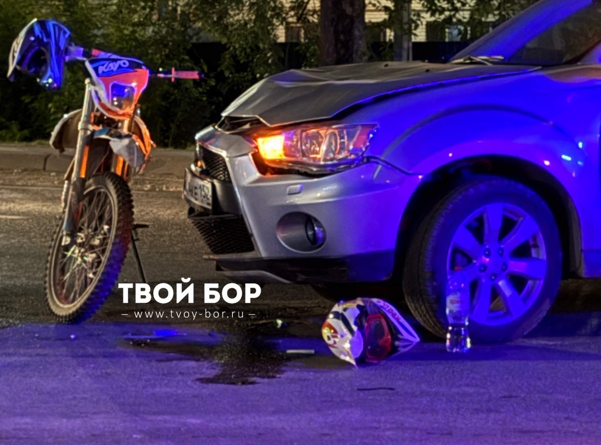 На остановке «Теплоход» произошло ДТП с участием мотоциклиста