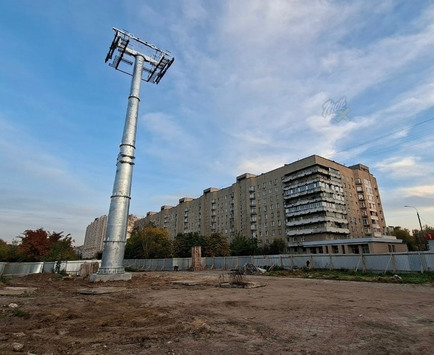 В Нижнем Новгороде установили больше половины опор канатной дороги через Оку